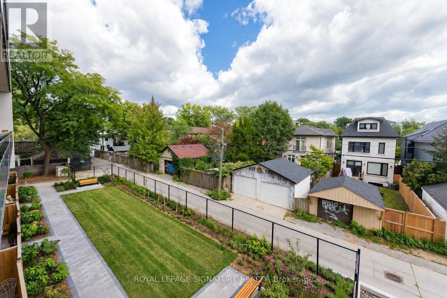 211 - 1071 WOODBINE AVENUE