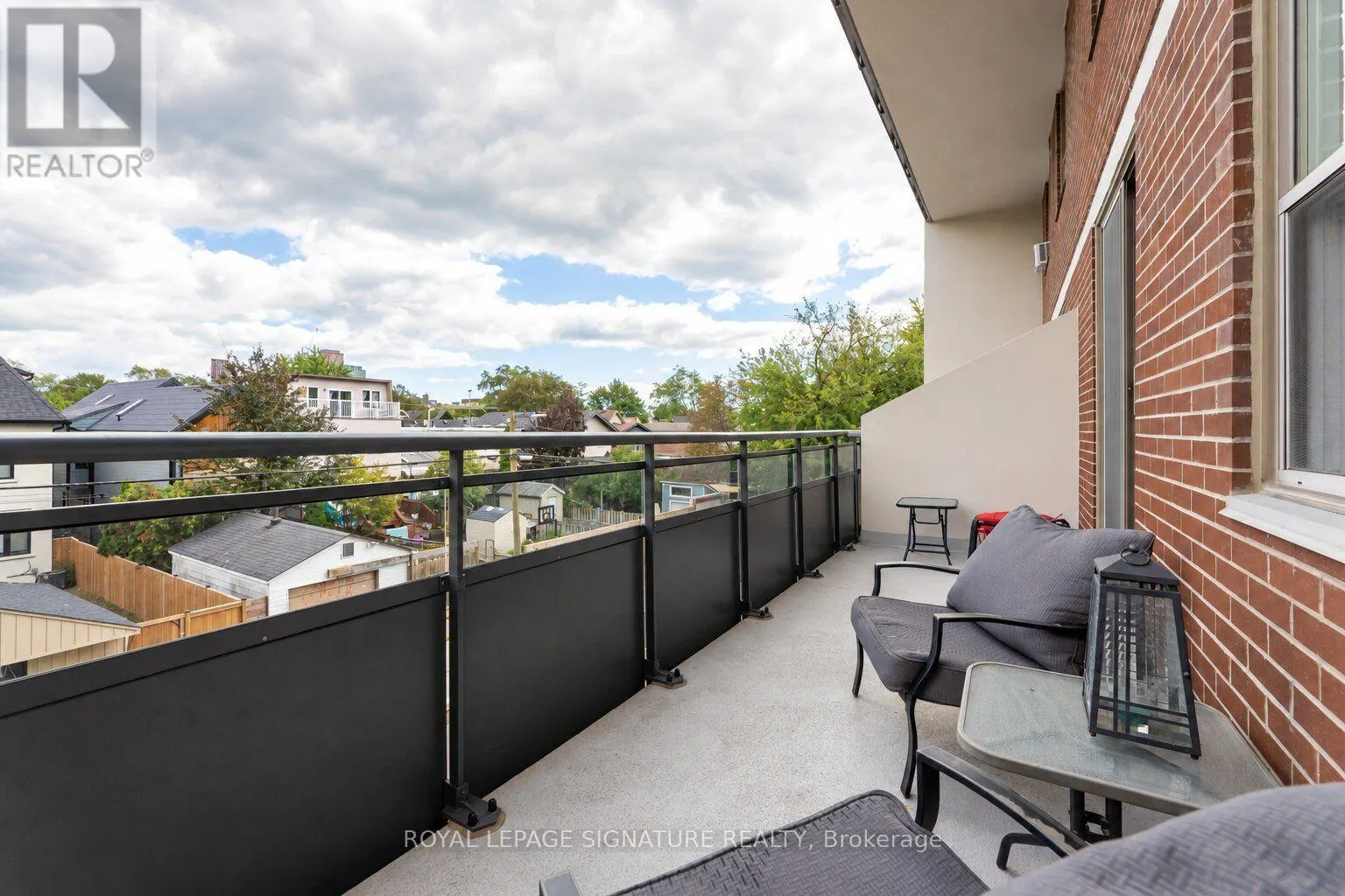 211 - 1071 WOODBINE AVENUE