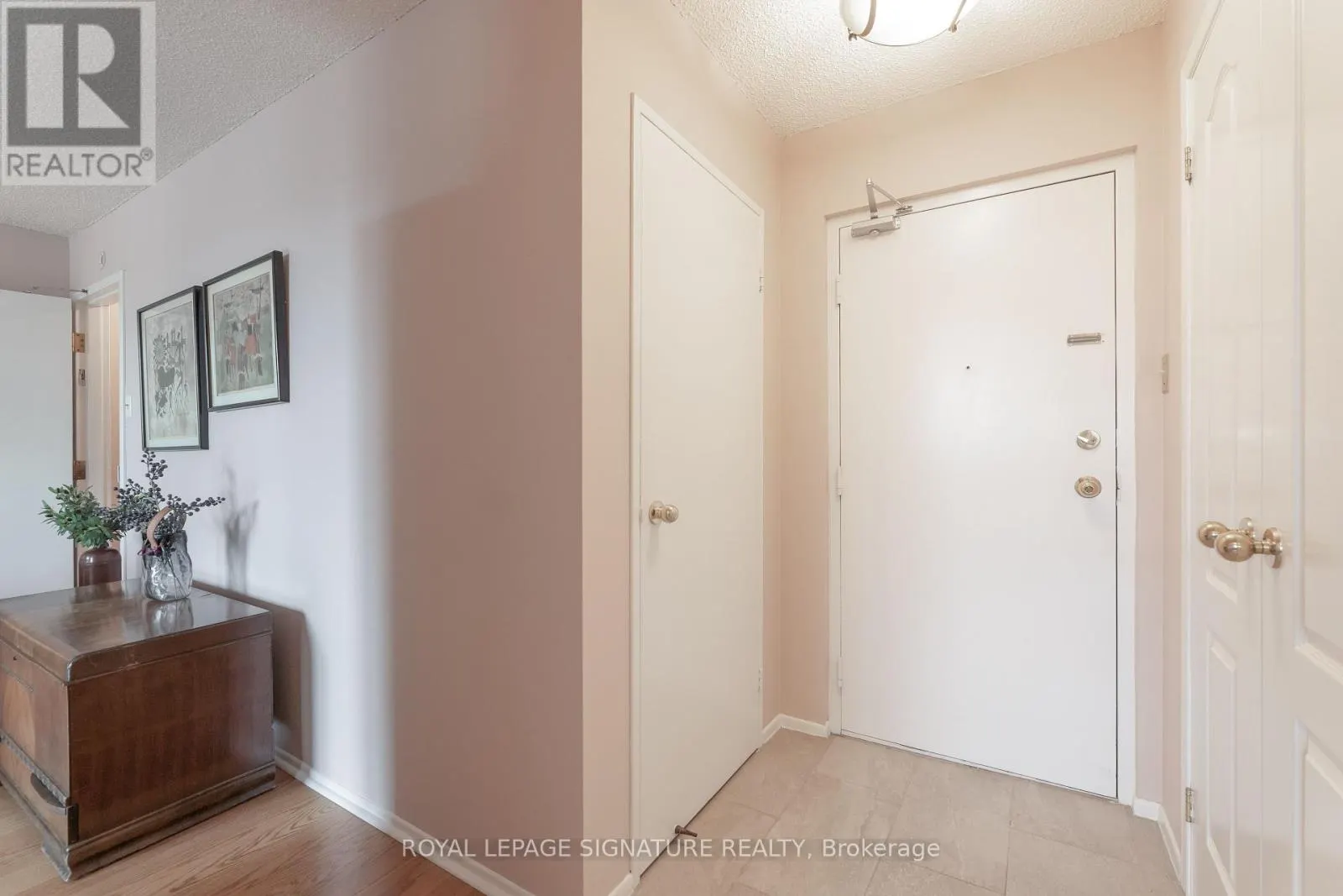 211 - 1071 WOODBINE AVENUE