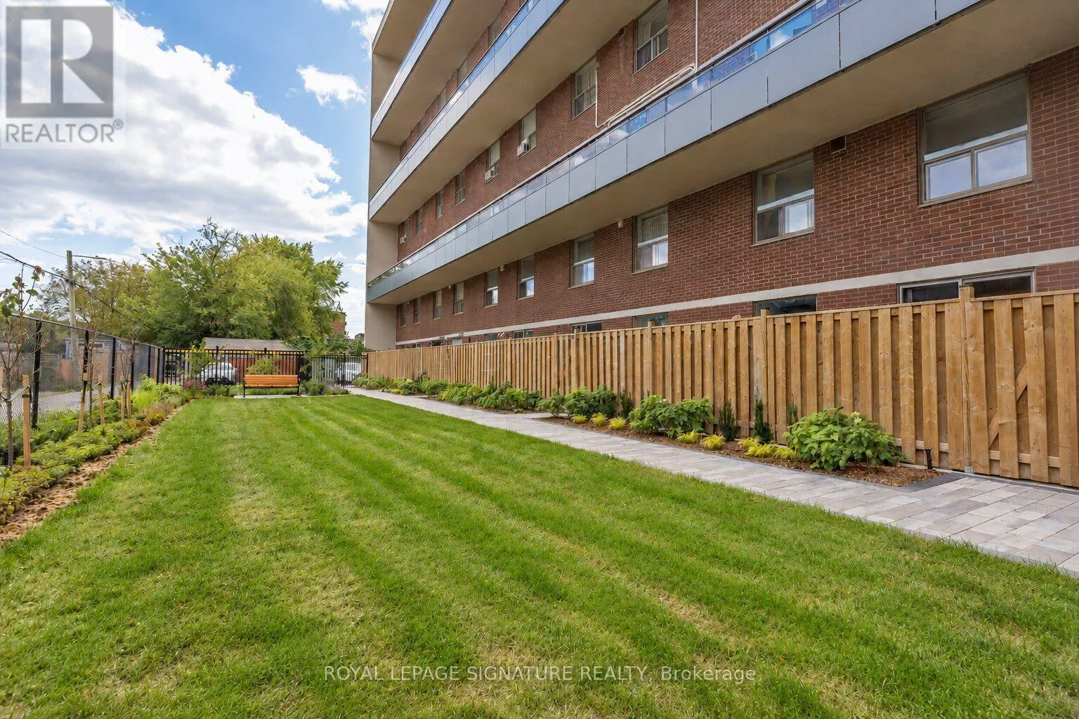 211 - 1071 WOODBINE AVENUE