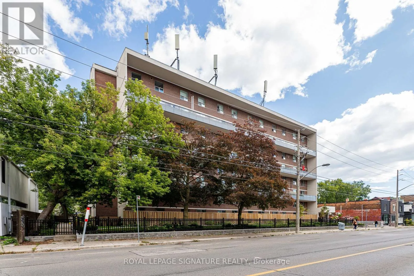 211 - 1071 WOODBINE AVENUE