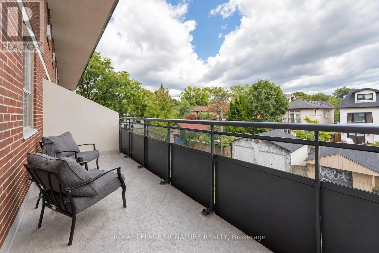 211 - 1071 WOODBINE AVENUE