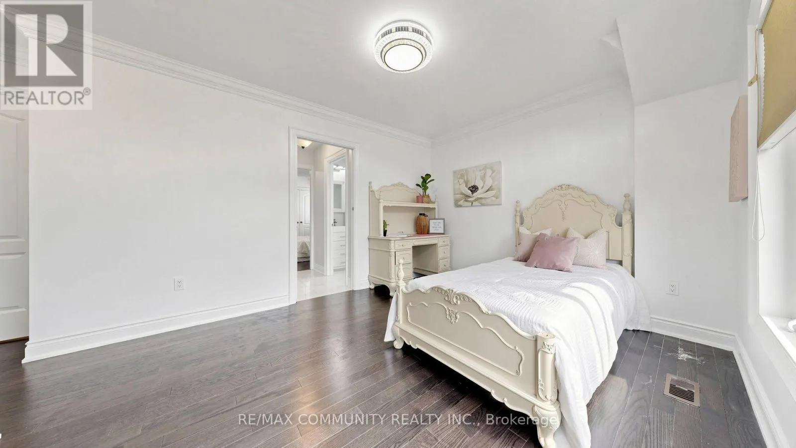 118 HAREWOOD AVENUE
