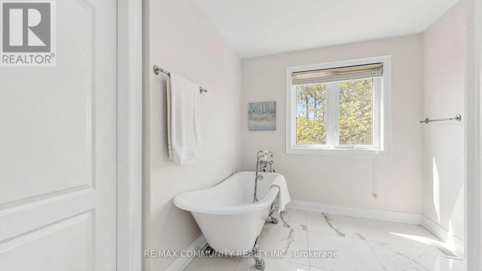 118 HAREWOOD AVENUE