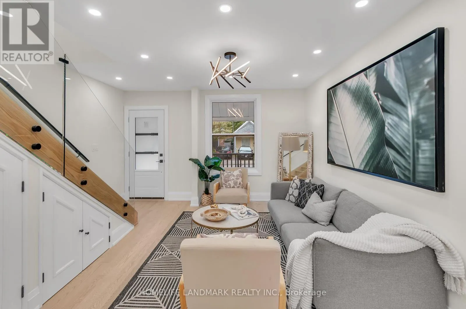 26 QUEENSDALE AVENUE