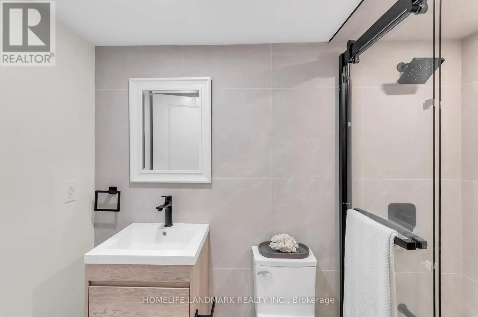 26 QUEENSDALE AVENUE