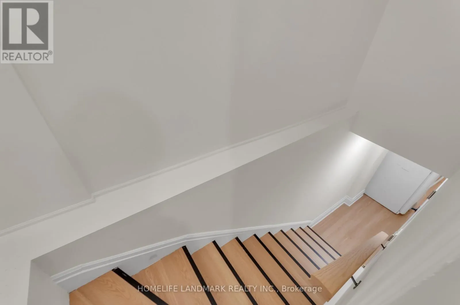 26 QUEENSDALE AVENUE