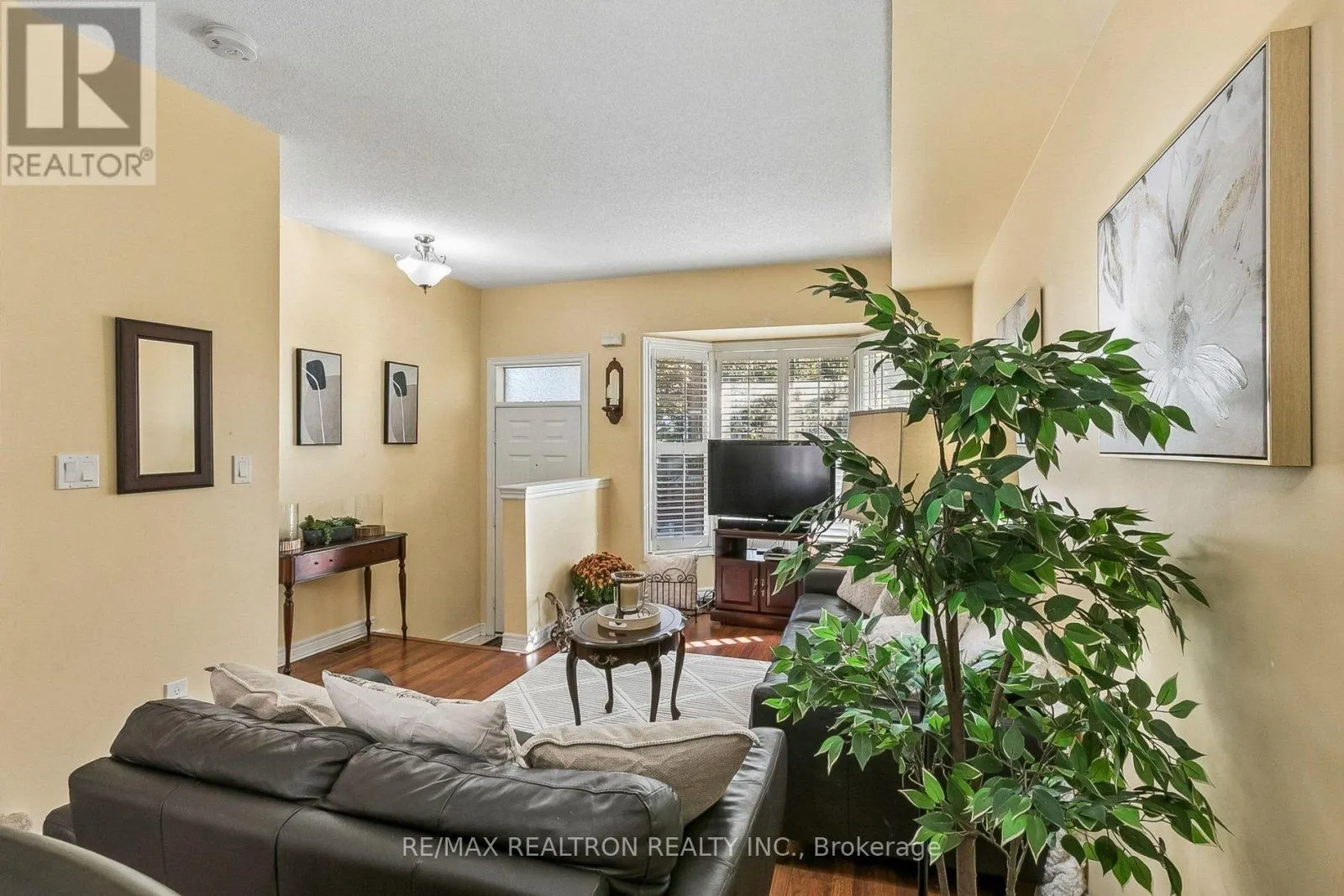 20 FLORIST LANE