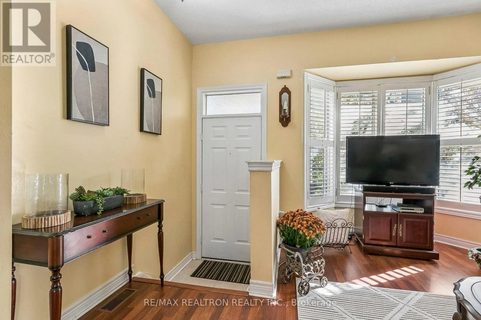 20 FLORIST LANE