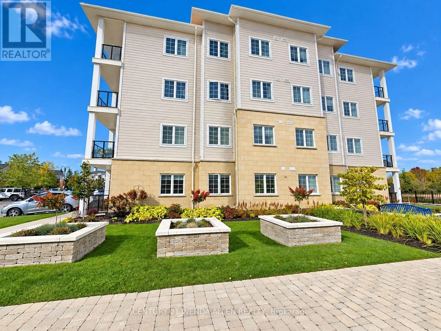203 - 80 SHIPWAY AVENUE