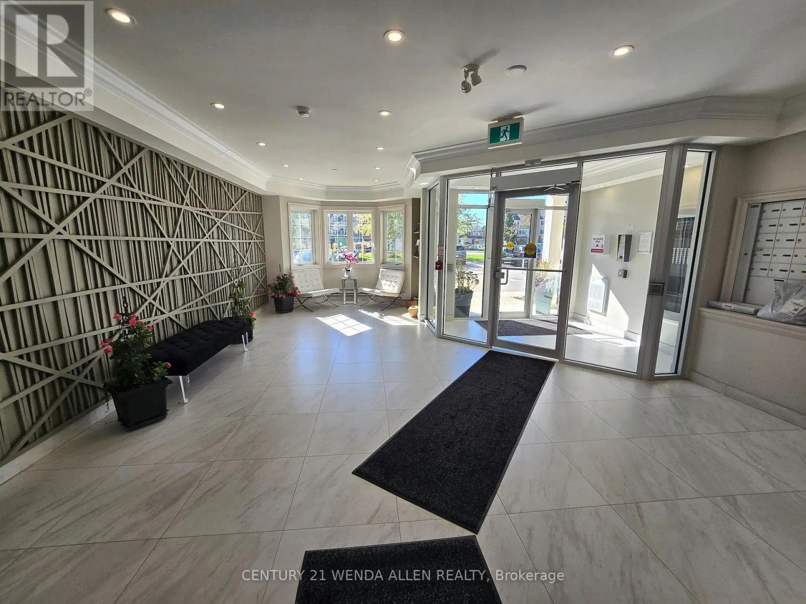 203 - 80 SHIPWAY AVENUE