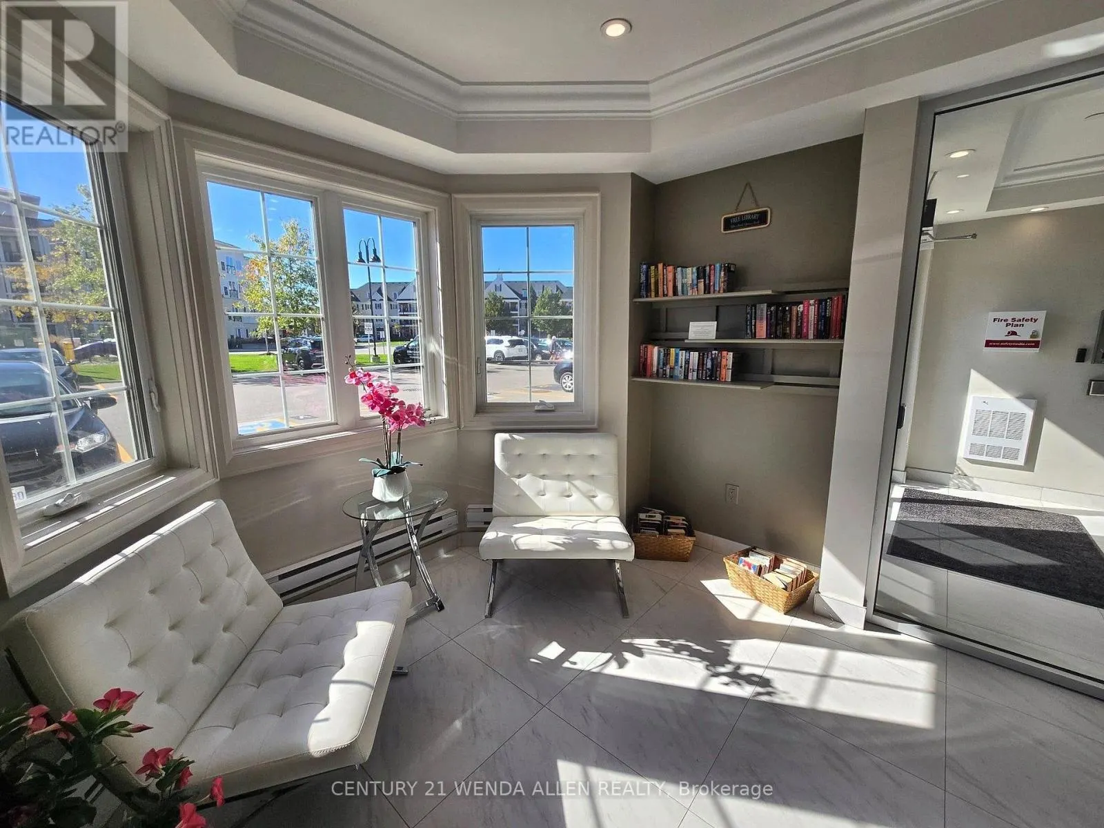 203 - 80 SHIPWAY AVENUE