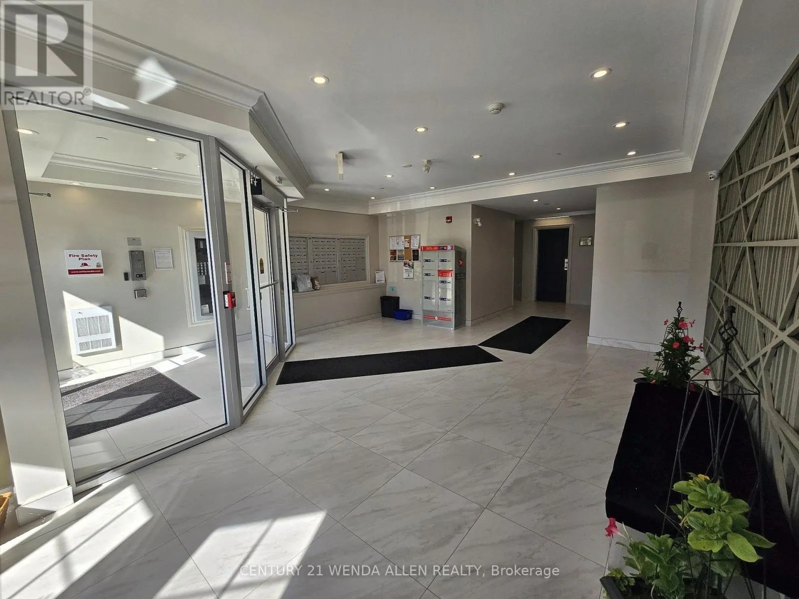 203 - 80 SHIPWAY AVENUE