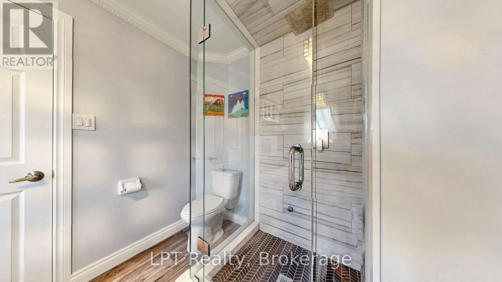 18 TAWN CRESCENT