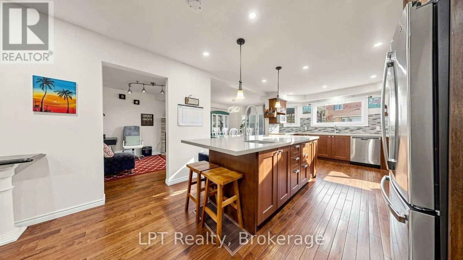 18 TAWN CRESCENT