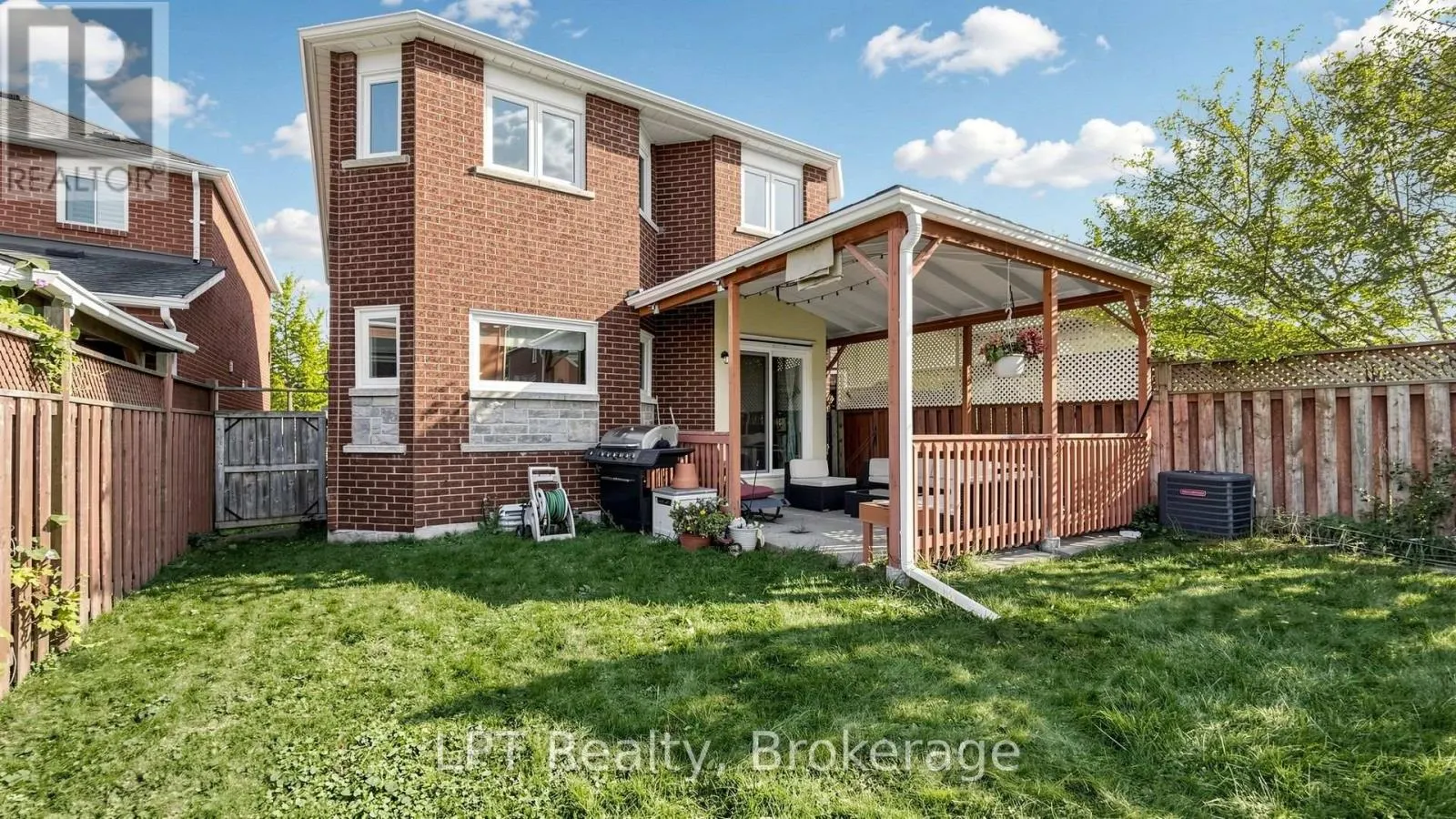 18 TAWN CRESCENT