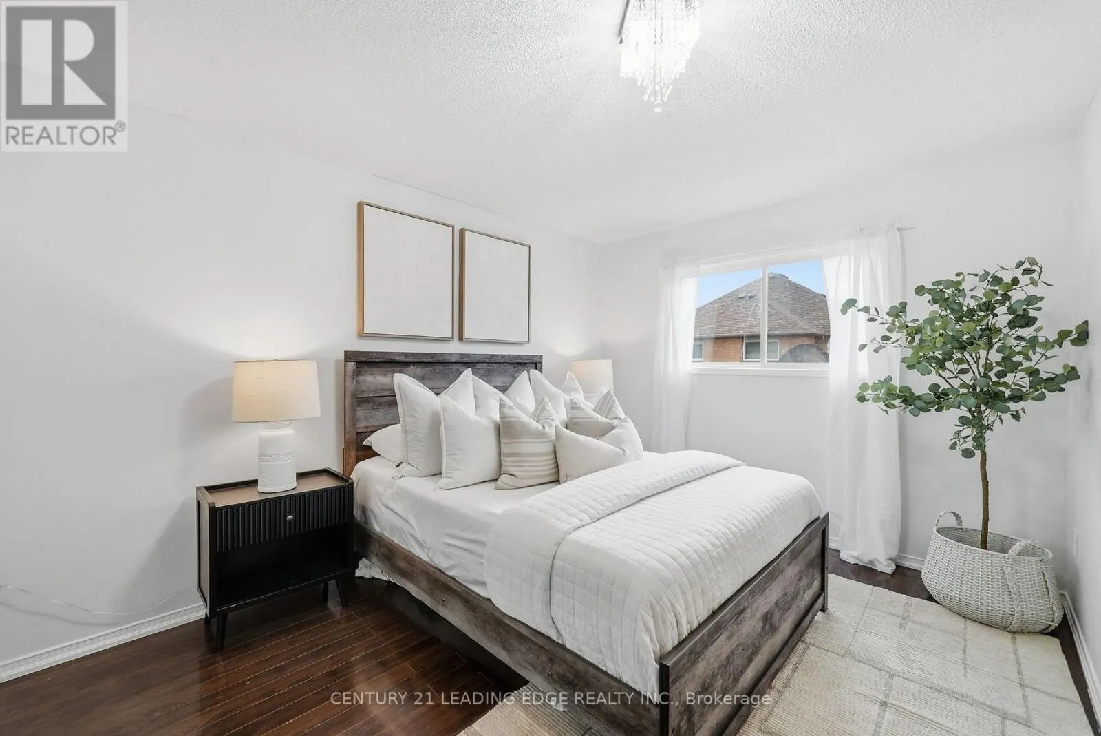 1732 SILVER MAPLE DRIVE