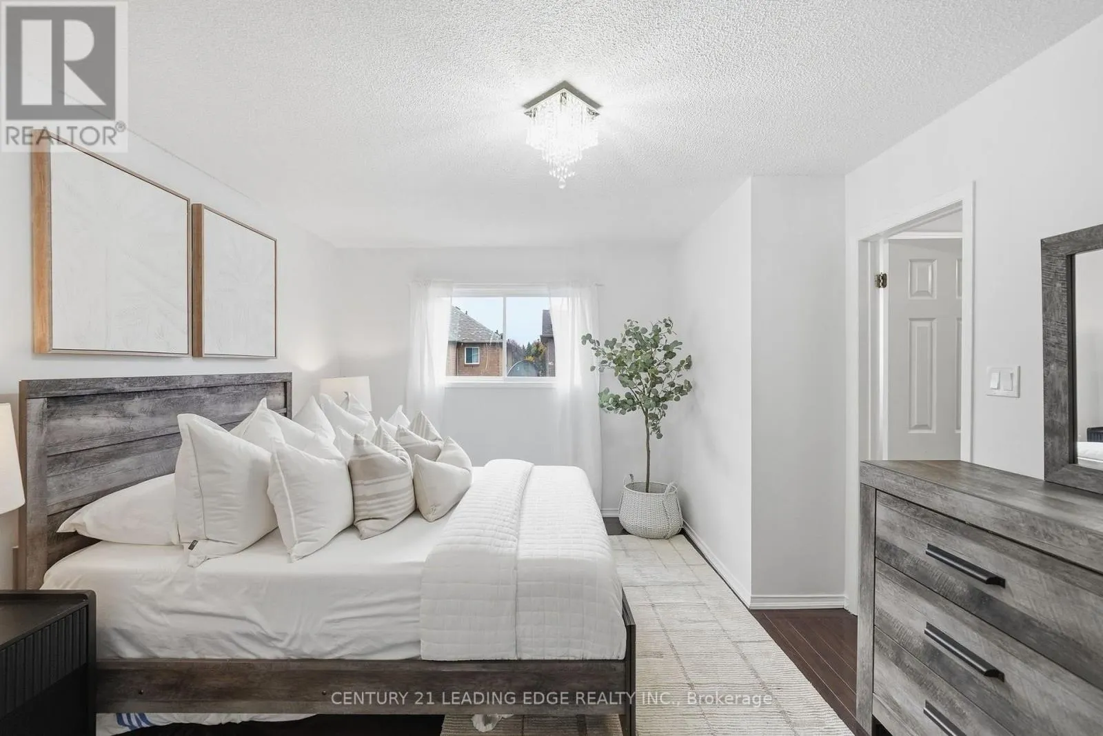 1732 SILVER MAPLE DRIVE