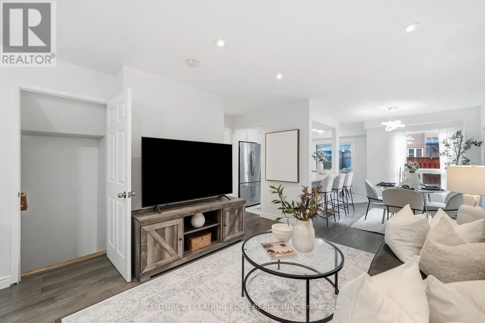 1732 SILVER MAPLE DRIVE