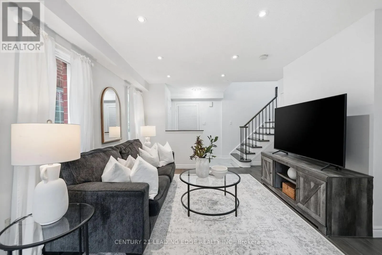 1732 SILVER MAPLE DRIVE