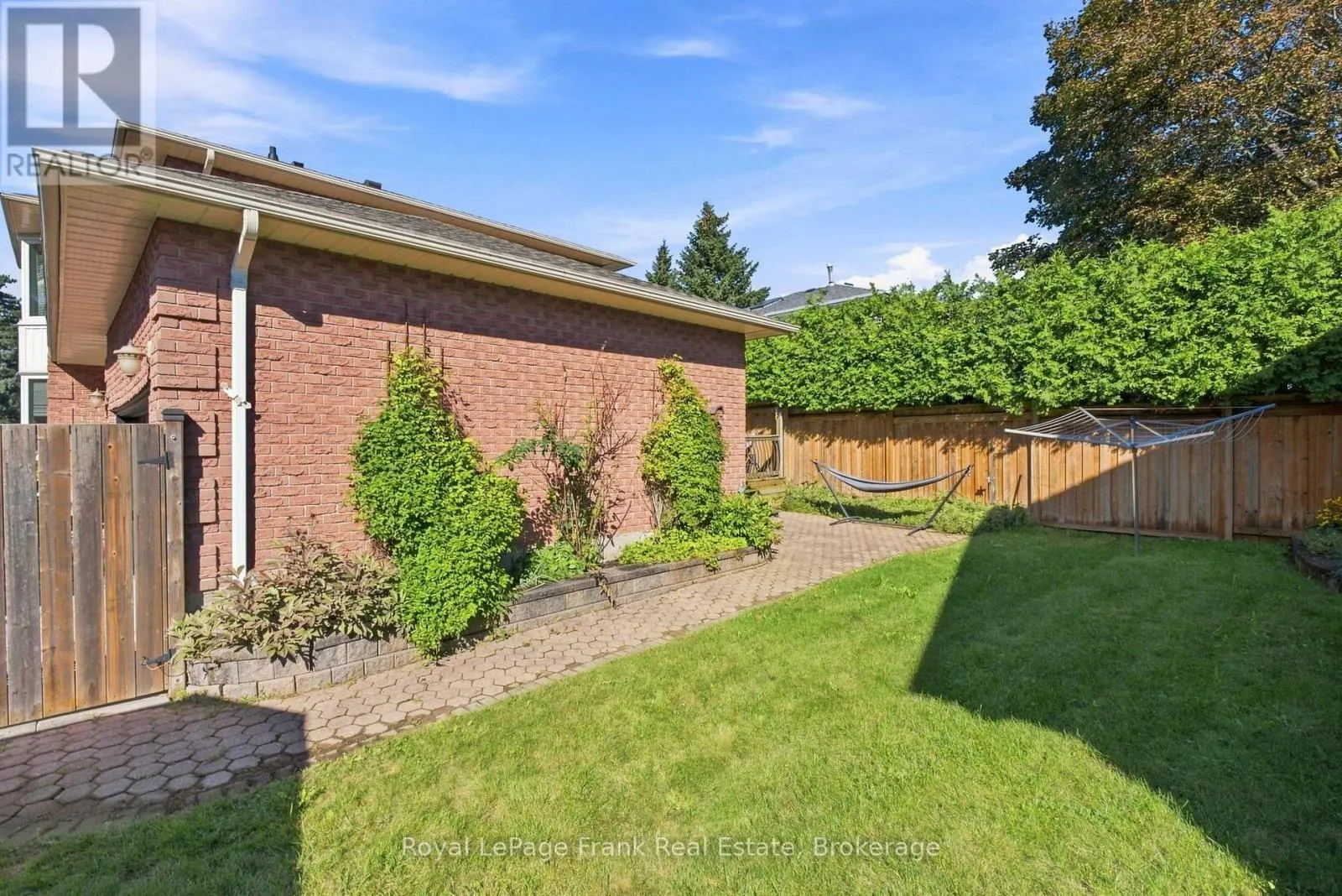 86 CHERRY BLOSSOM CRESCENT
