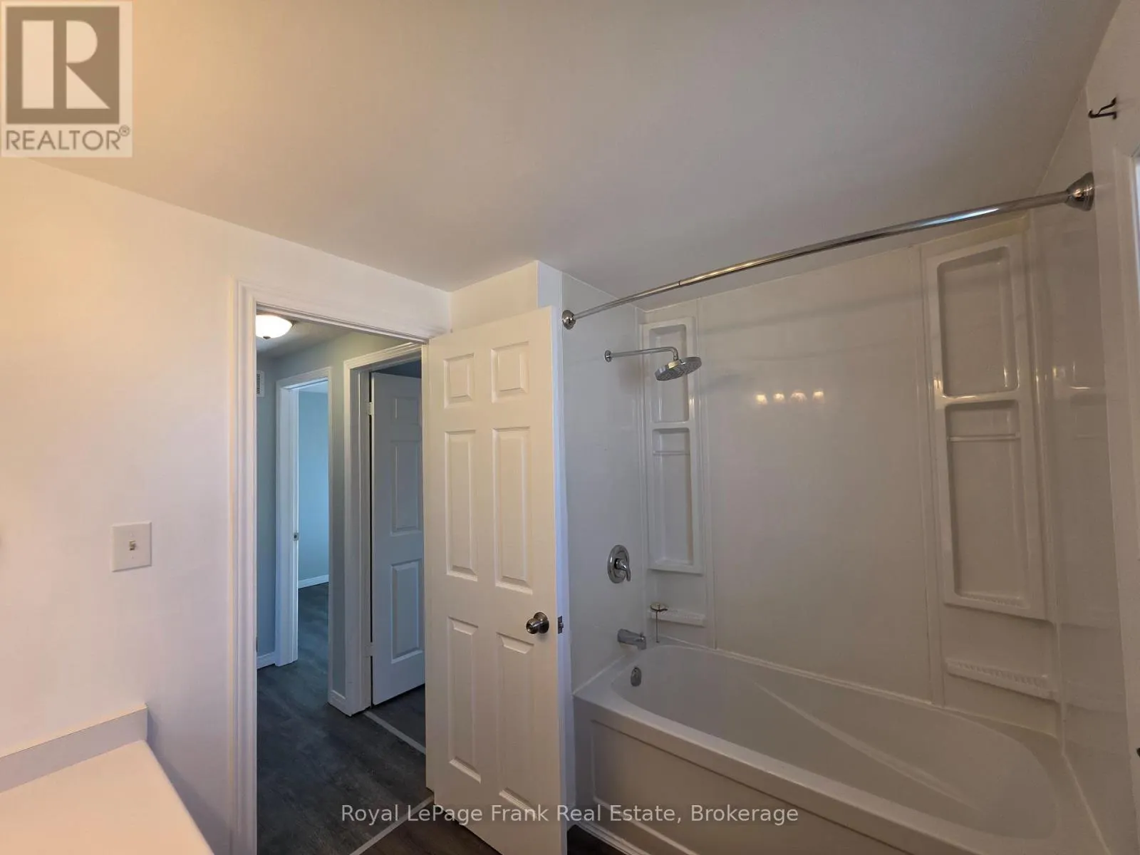 35 KINGSVIEW COURT
