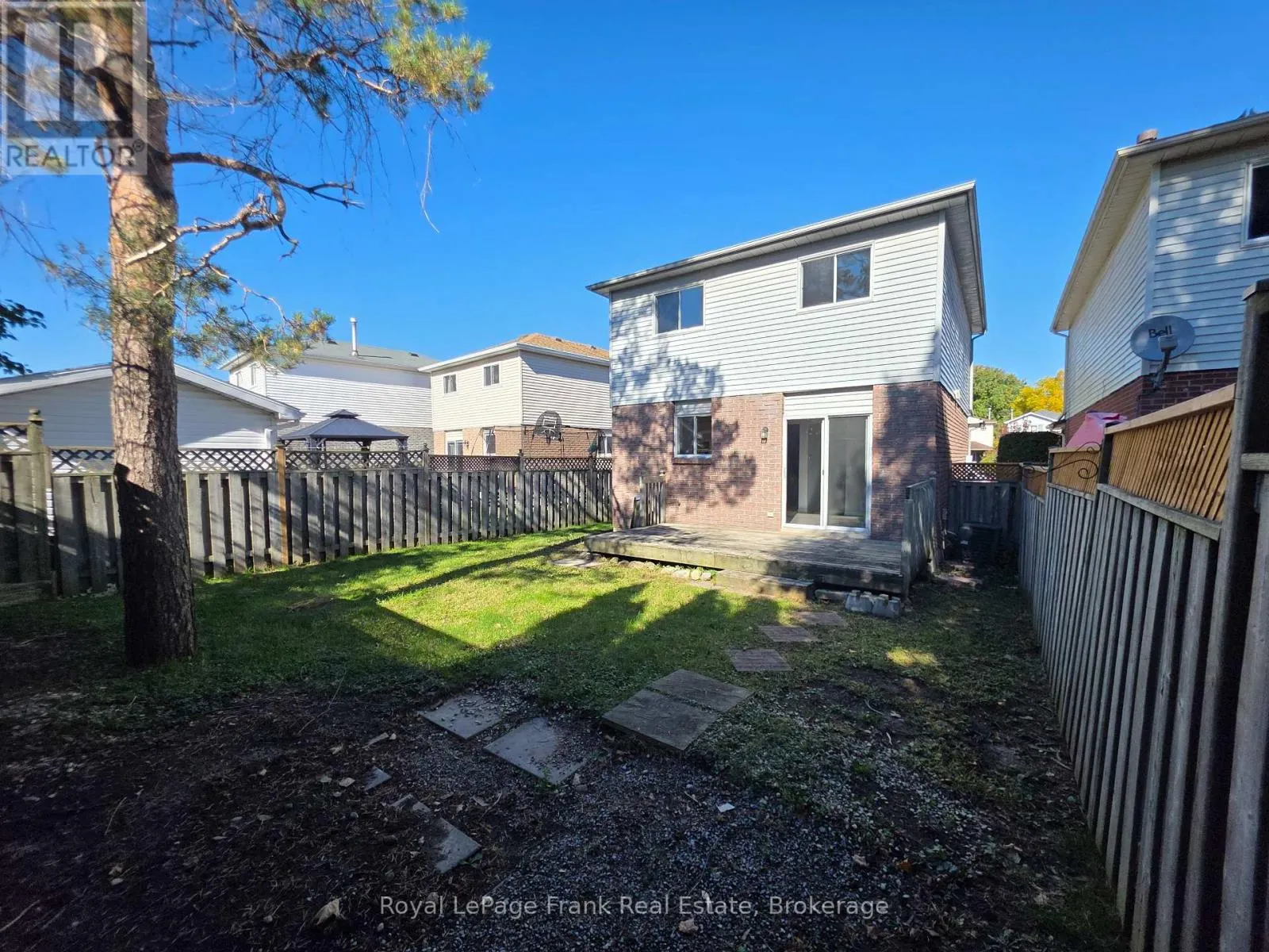 35 KINGSVIEW COURT