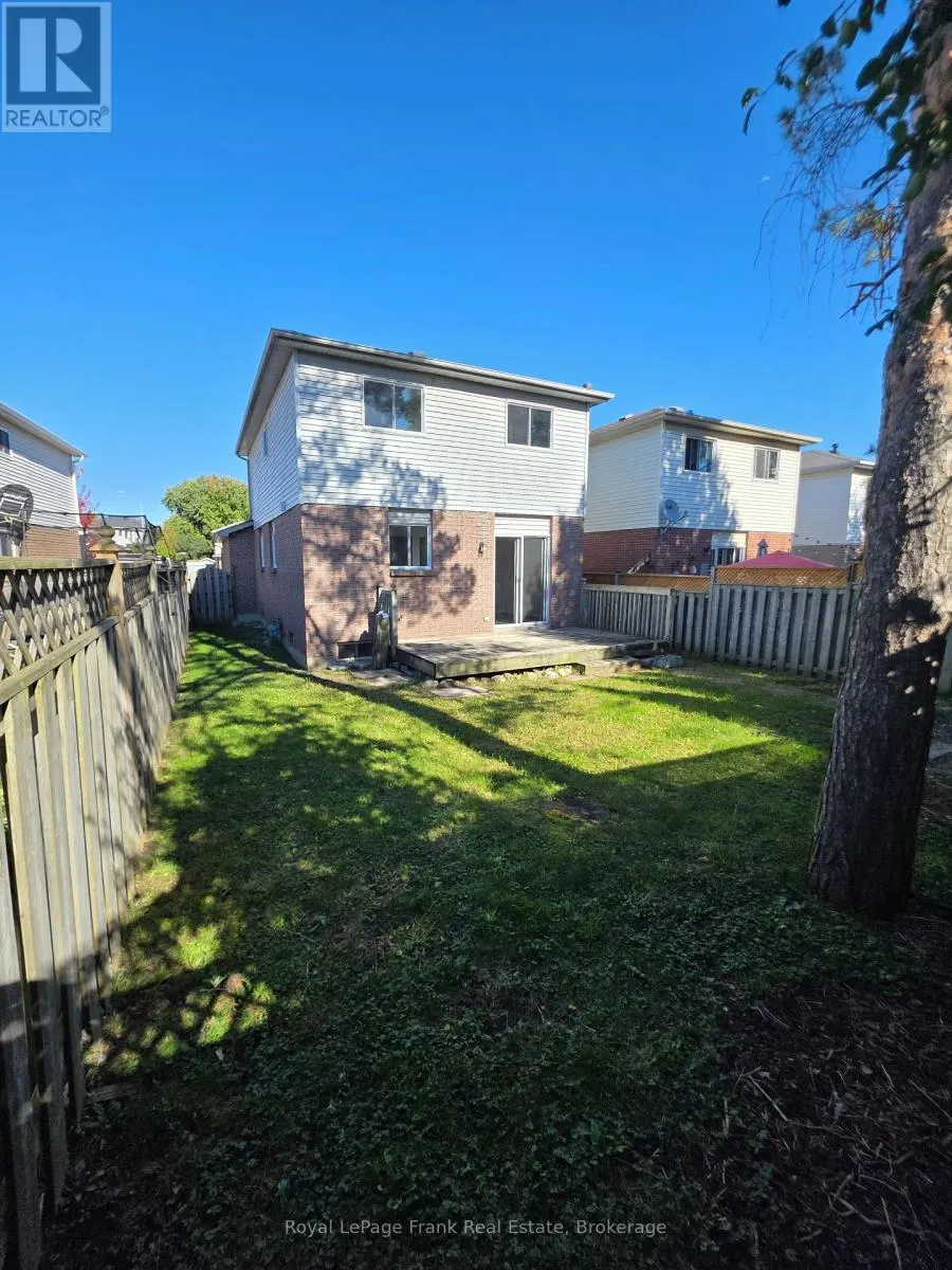 35 KINGSVIEW COURT