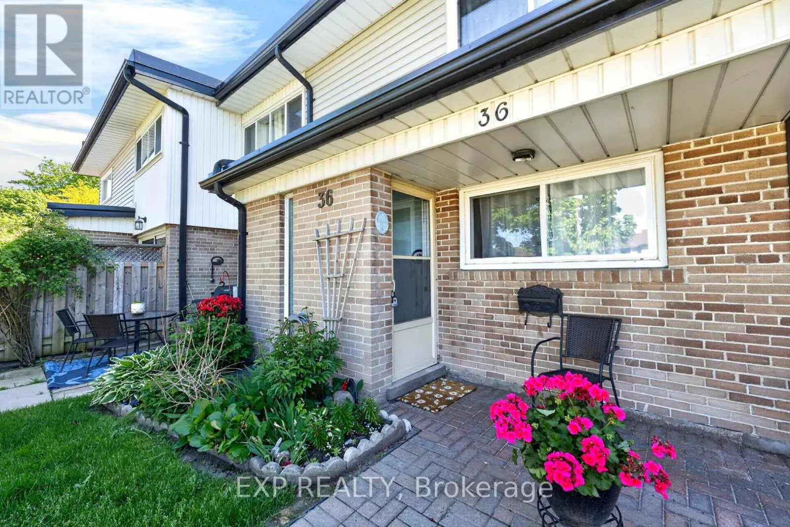 36 - 925 BAYLY STREET
