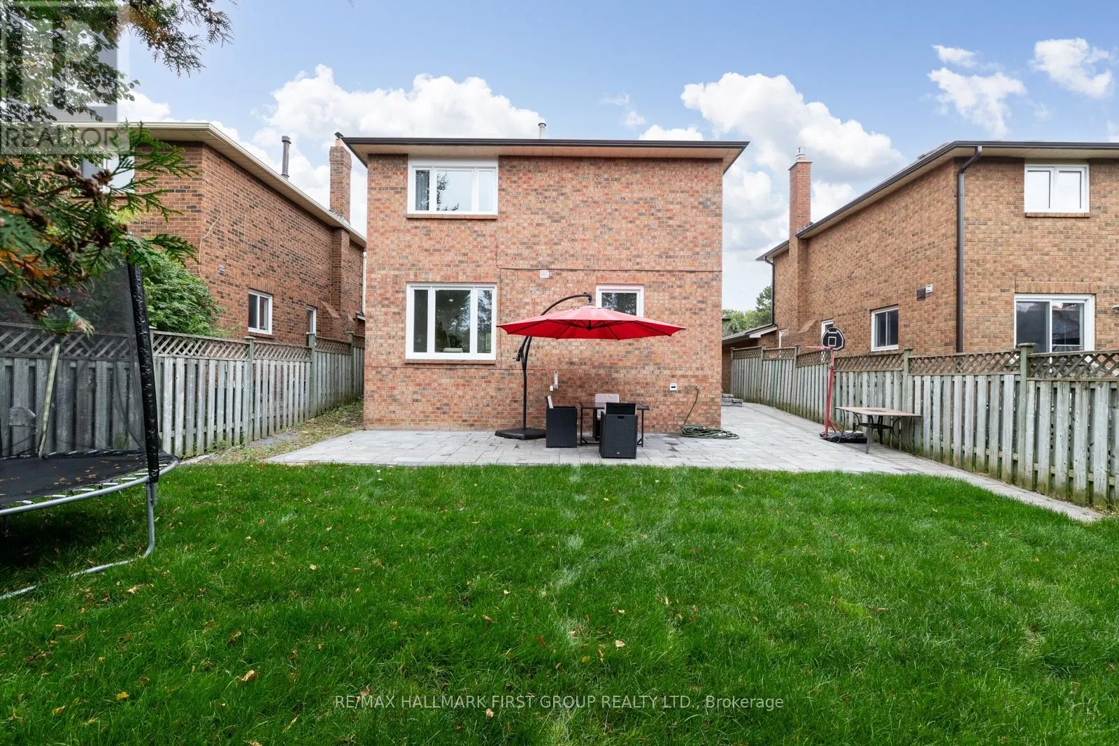 17 HAWKINS CRESCENT