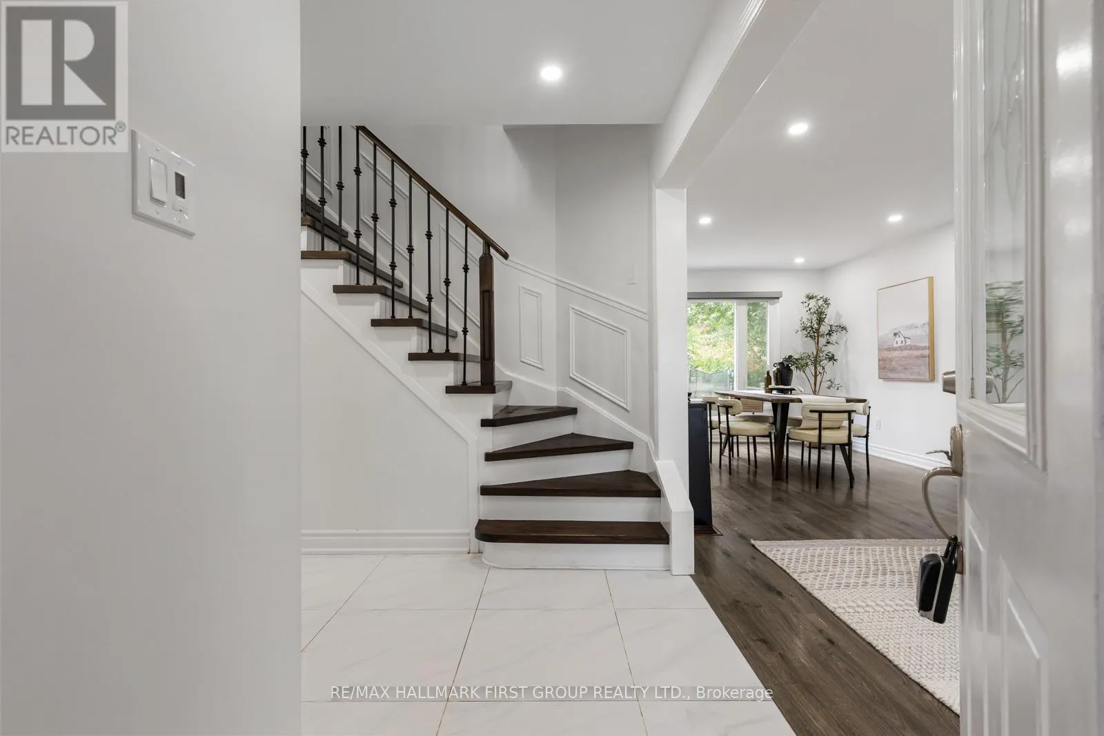 17 HAWKINS CRESCENT