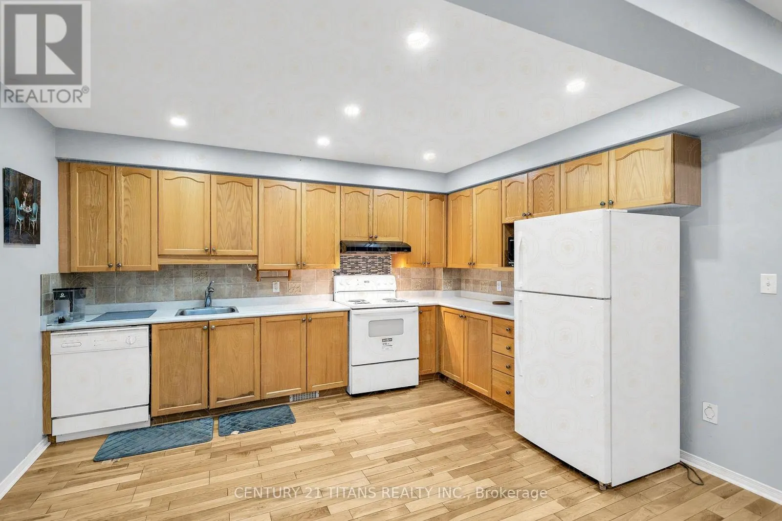 51 MARCHWOOD CRESCENT