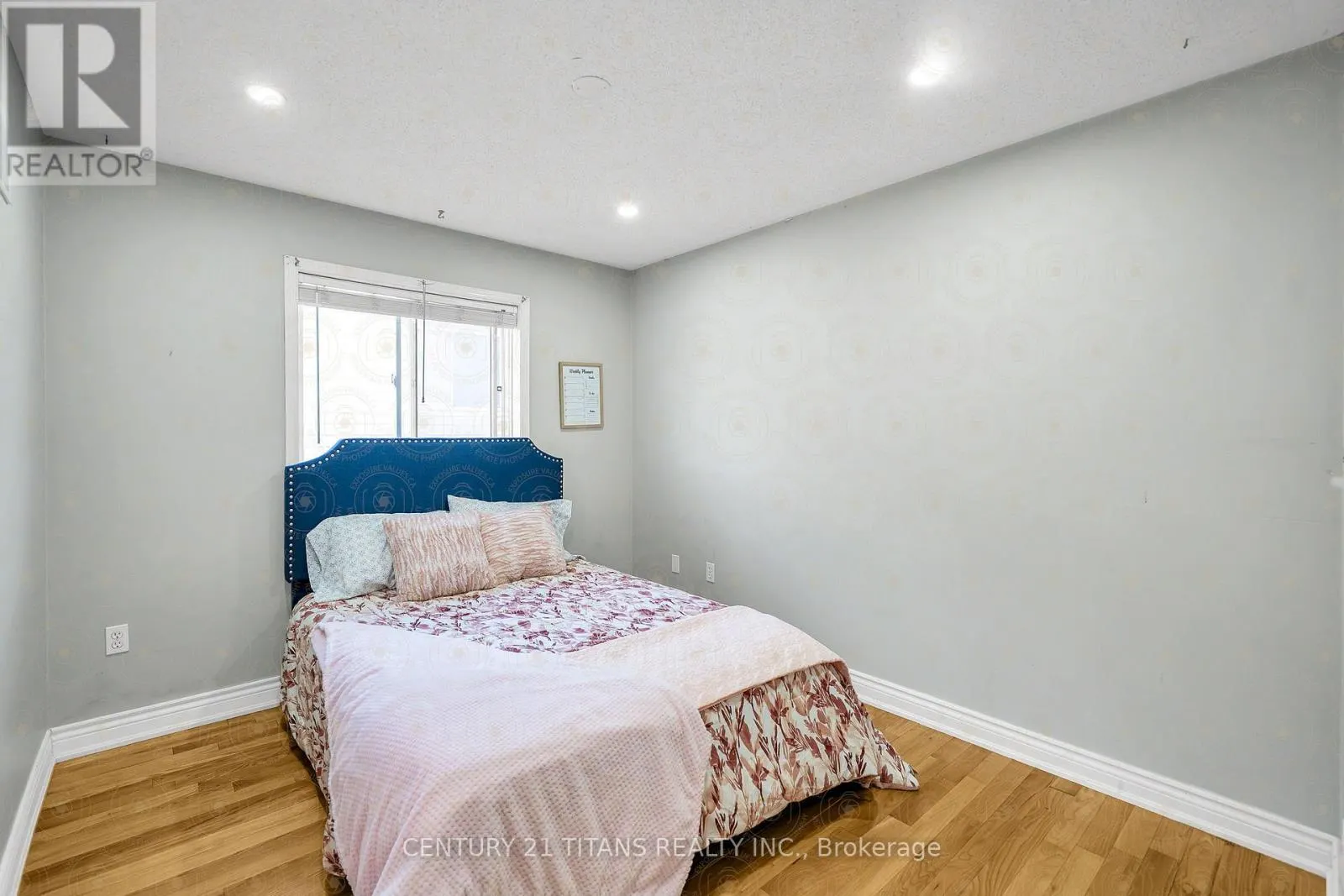 51 MARCHWOOD CRESCENT