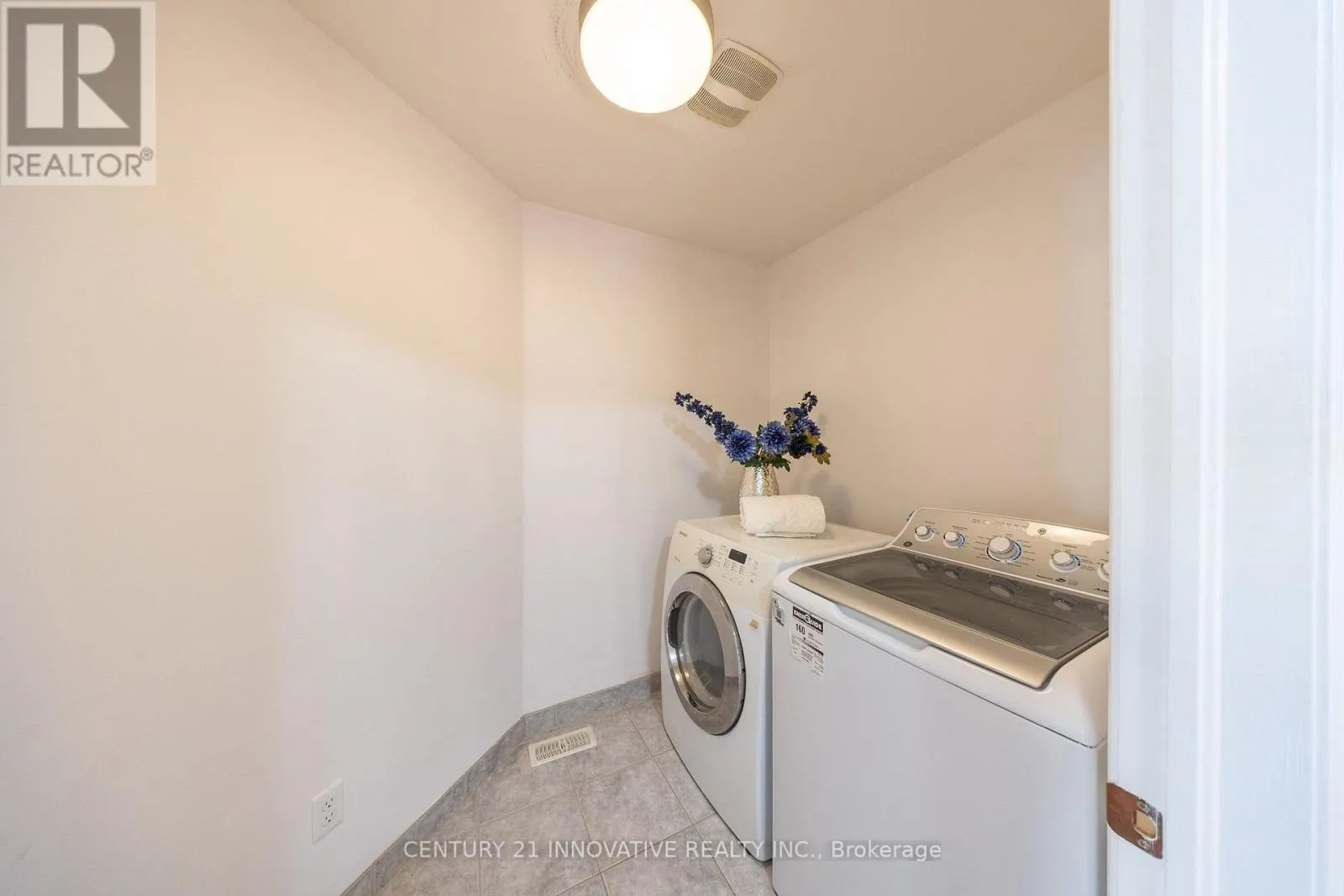 54 CARPENDALE CRESCENT
