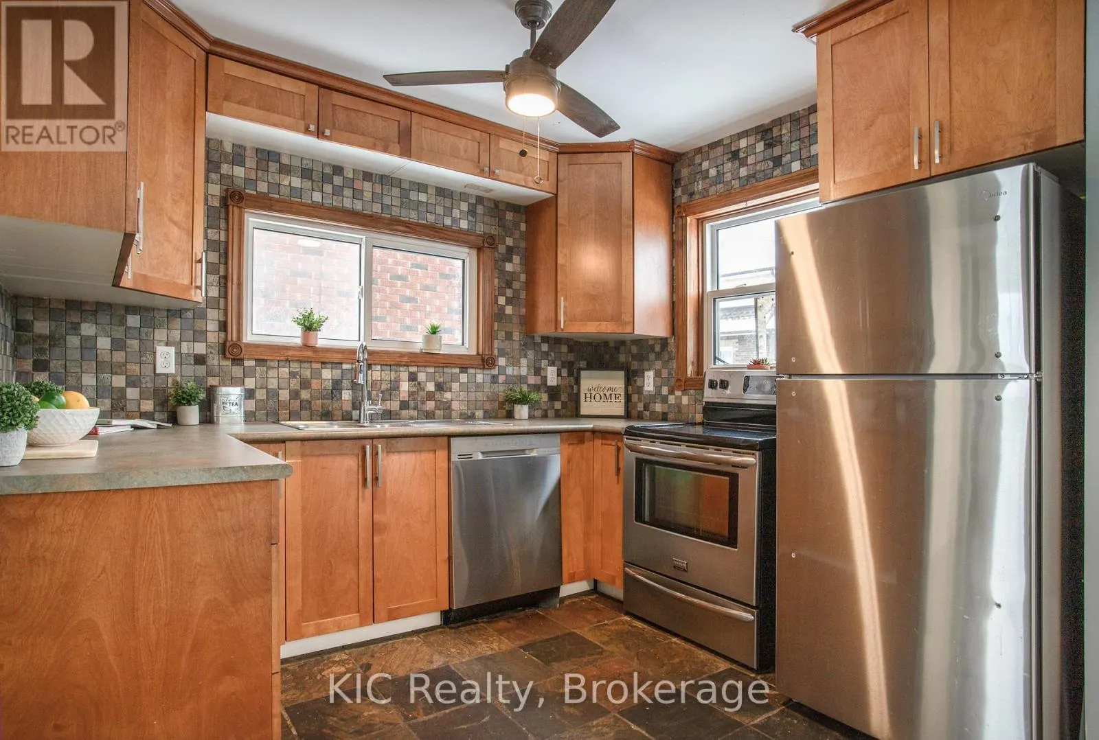 200 OSHAWA BOULEVARD N