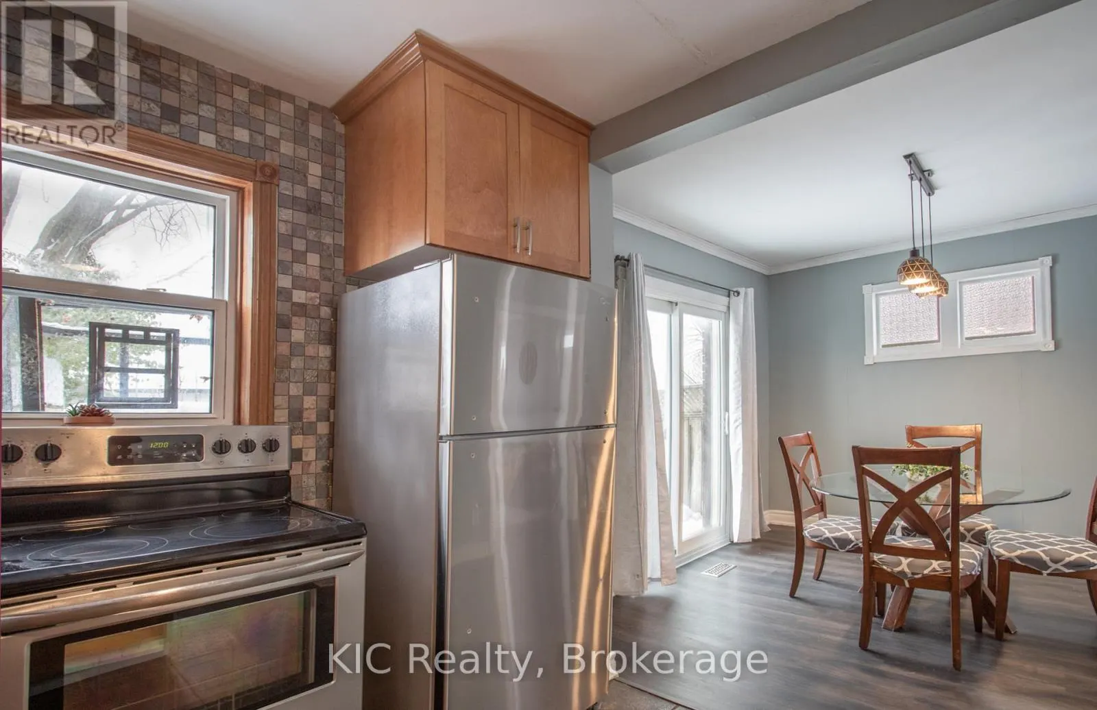 200 OSHAWA BOULEVARD N