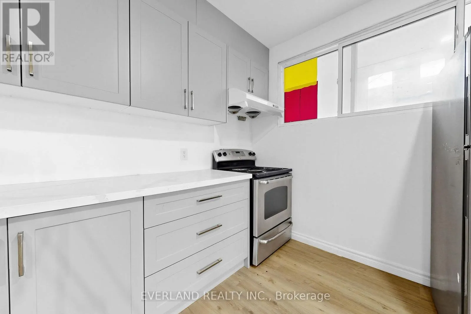 A - 20 KING STREET E