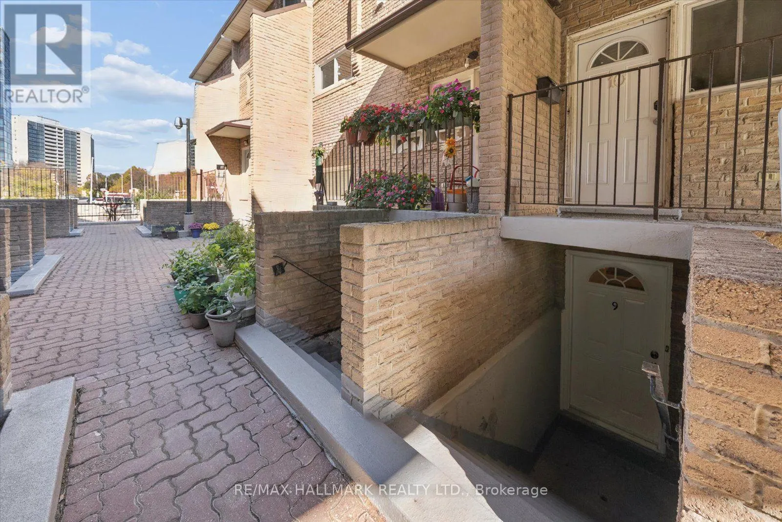9 - 91 MUIR DRIVE