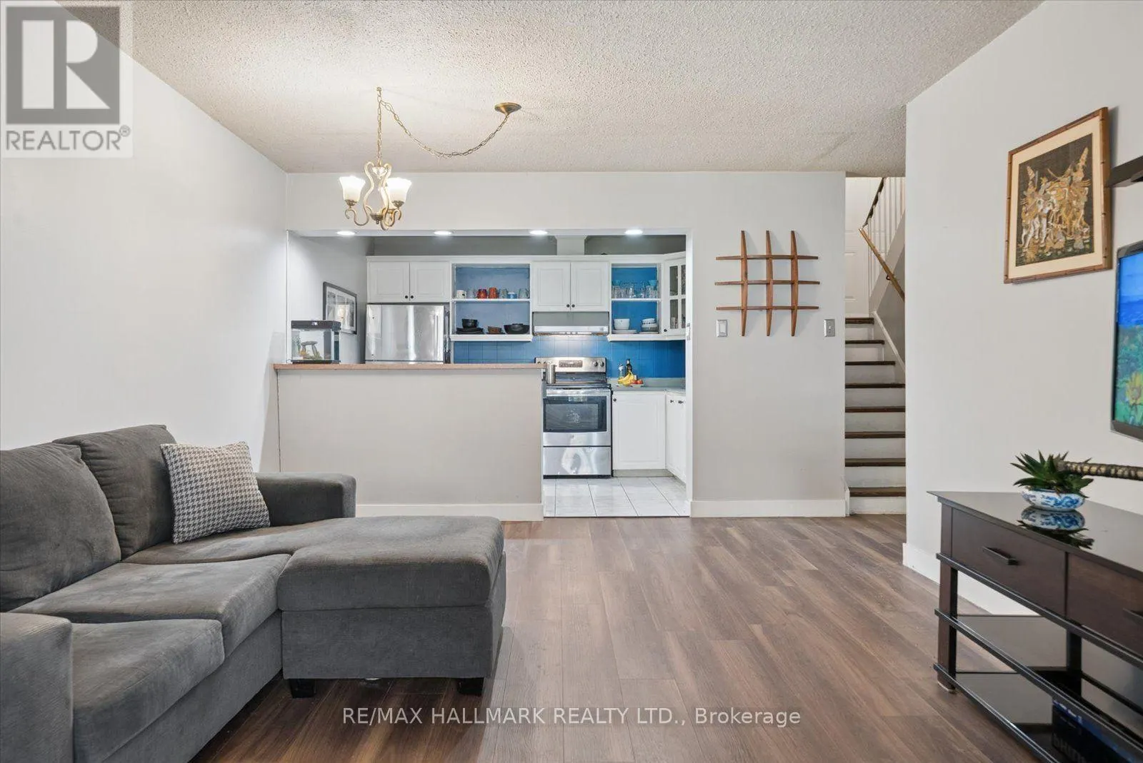 9 - 91 MUIR DRIVE