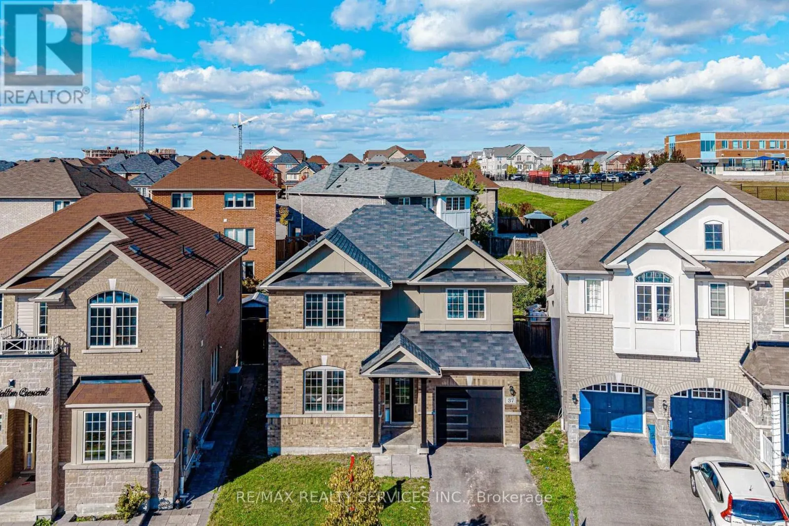 37 SKELTON CRESCENT