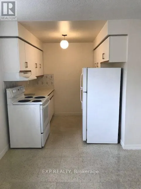 8 - 520 BLOOR STREET E #8