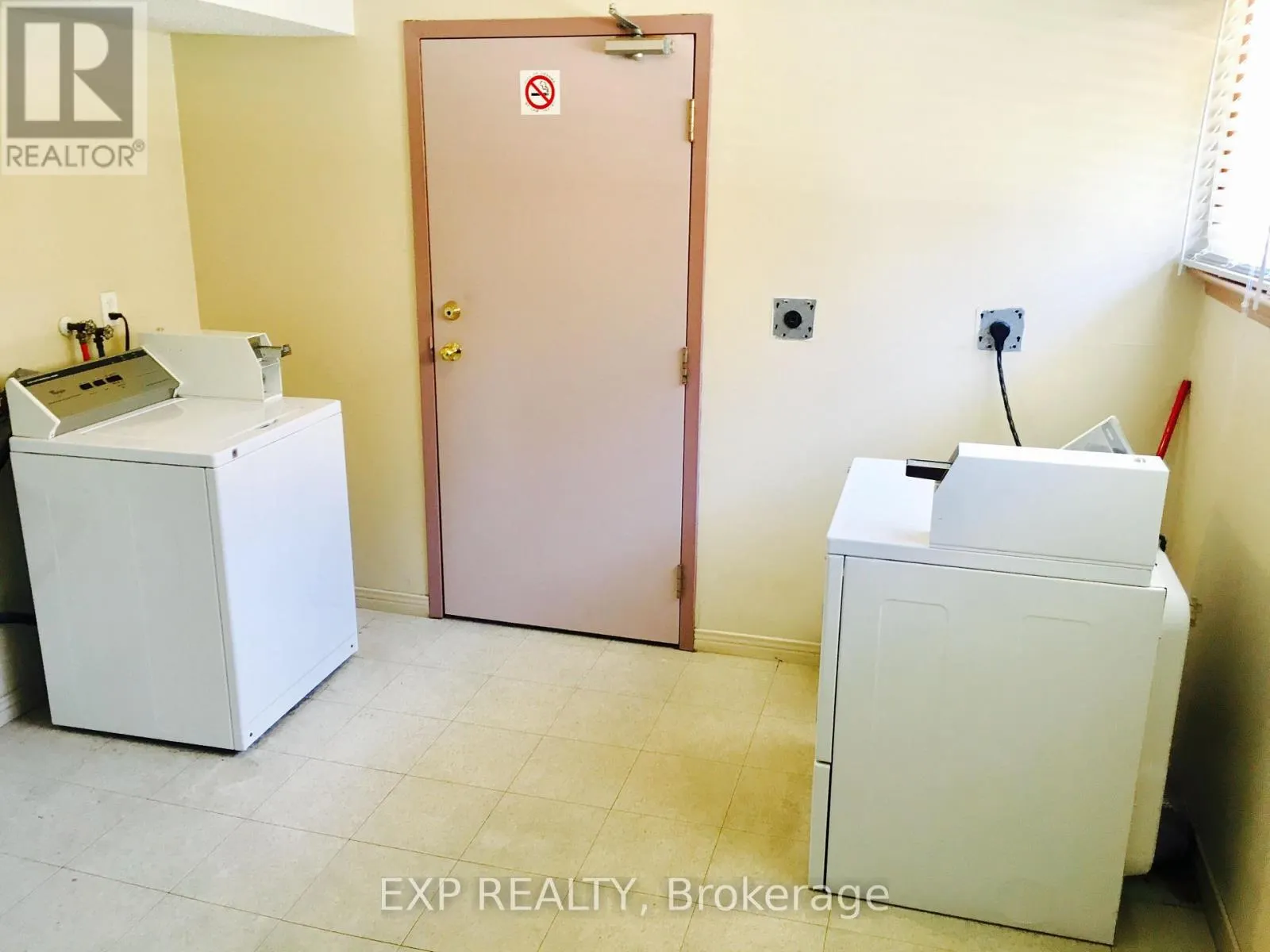 8 - 520 BLOOR STREET E #8