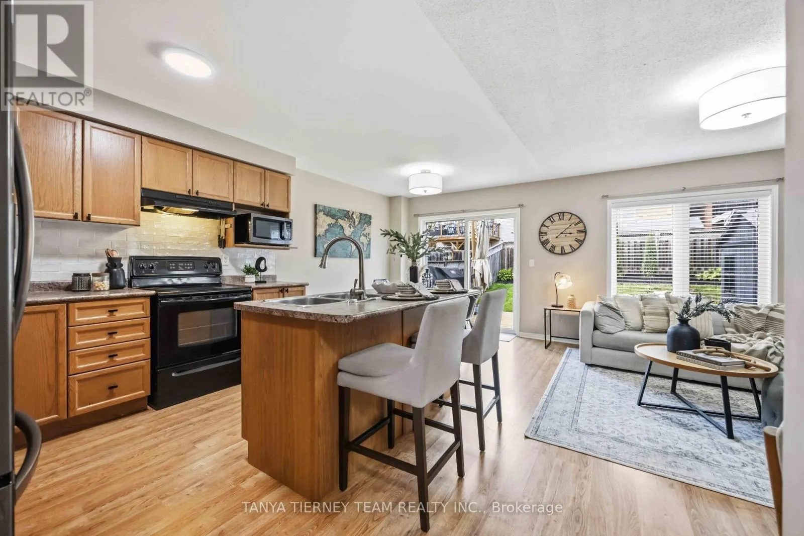 828 TAGGART CRESCENT