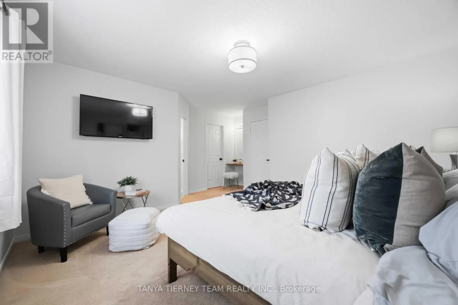 828 TAGGART CRESCENT