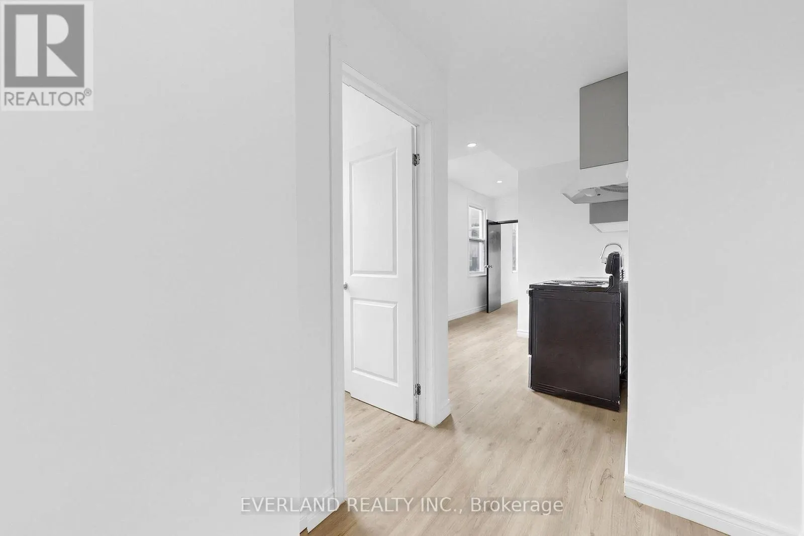 C - 20 KING STREET E