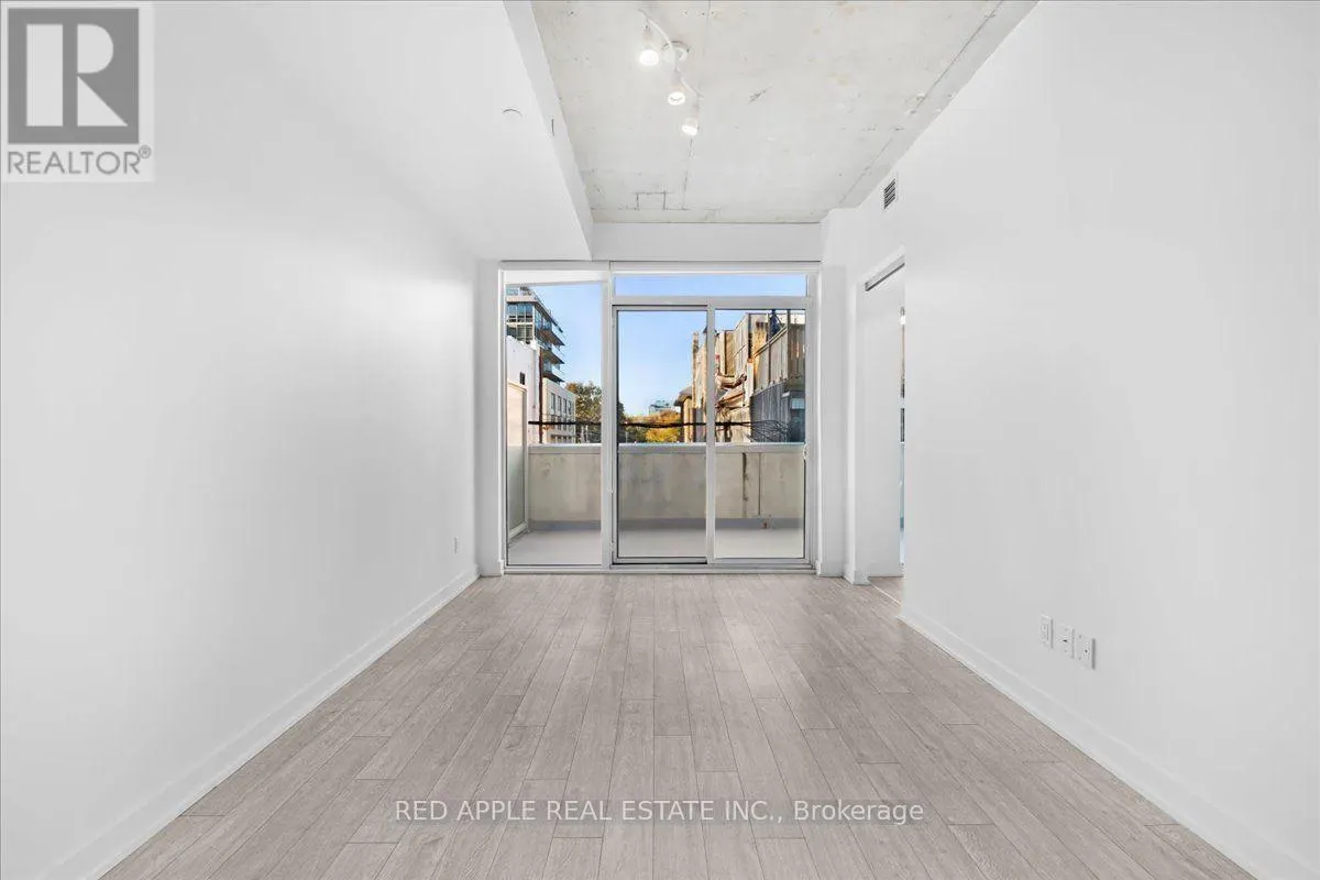 207 - 30 BASEBALL PLACE