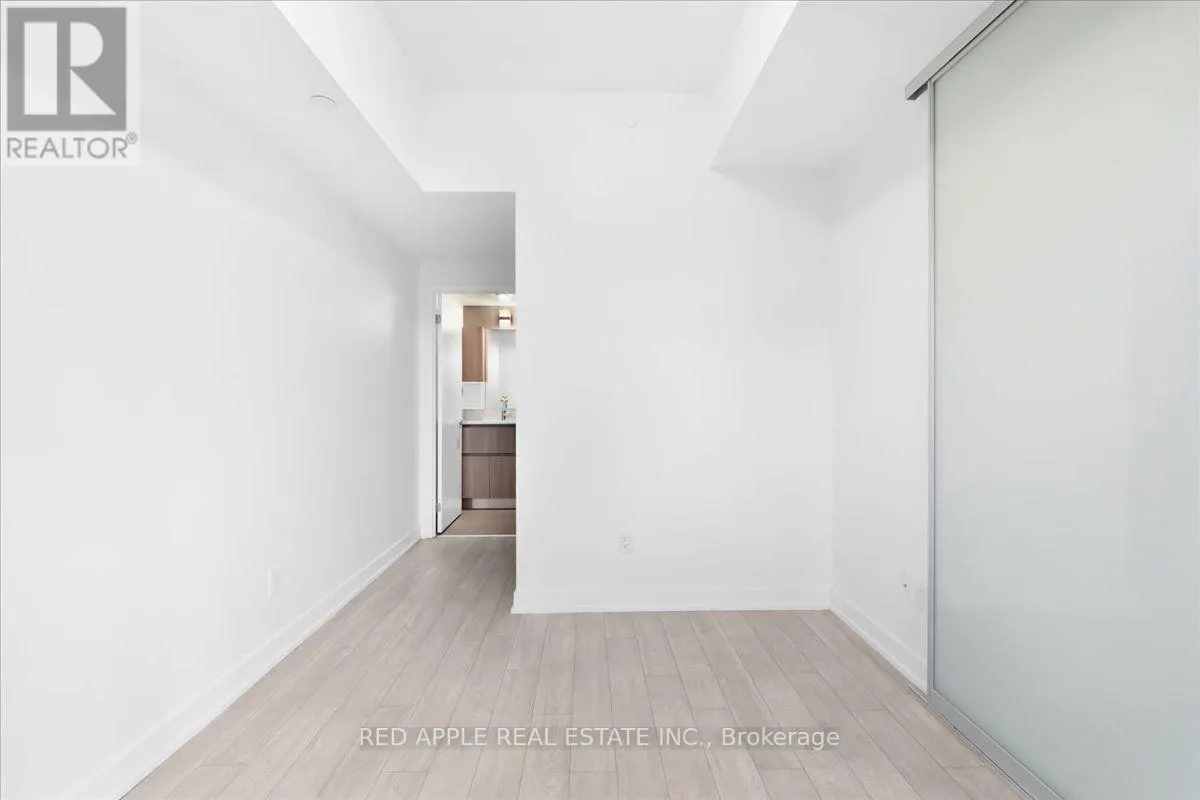 207 - 30 BASEBALL PLACE