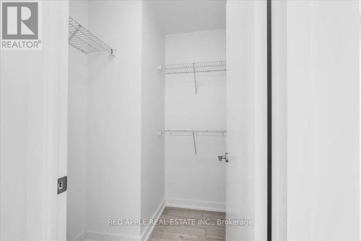 207 - 30 BASEBALL PLACE