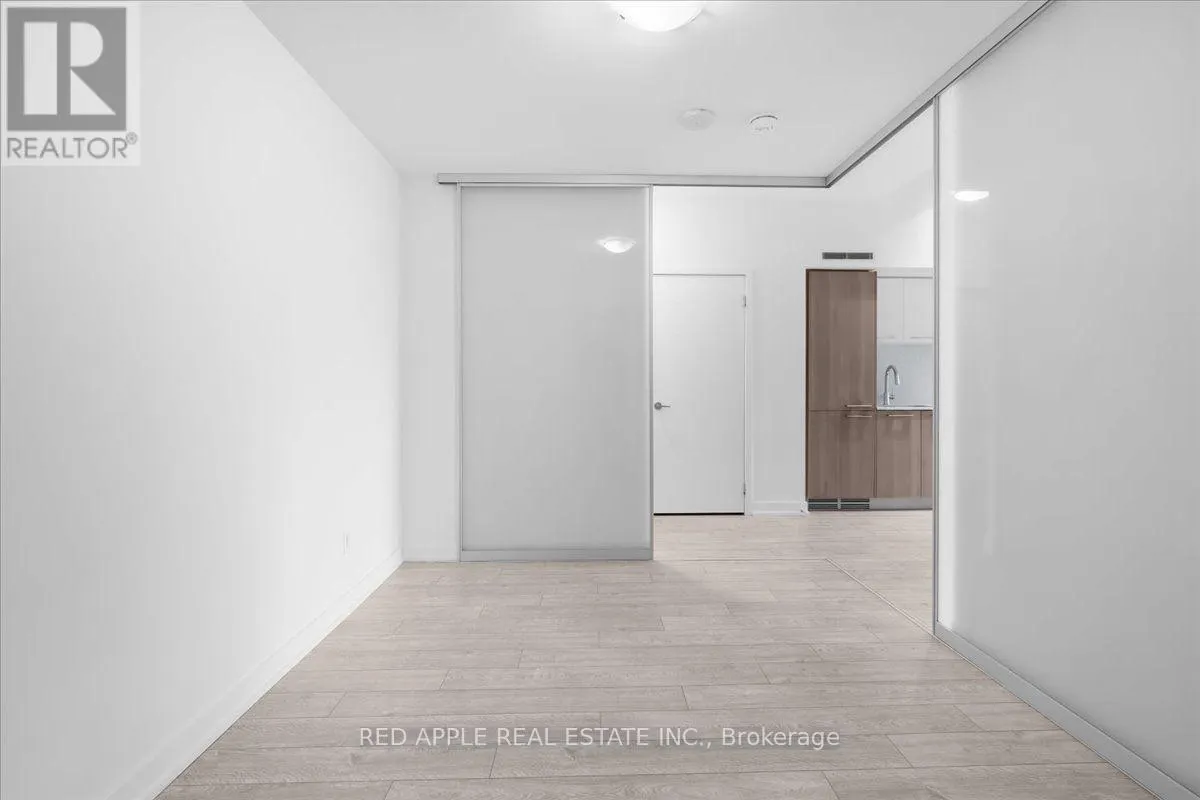 207 - 30 BASEBALL PLACE