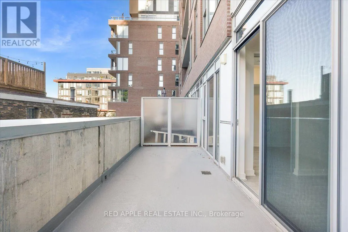 207 - 30 BASEBALL PLACE